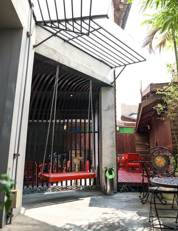 So Hostel Chiang Mai Exteriör bild