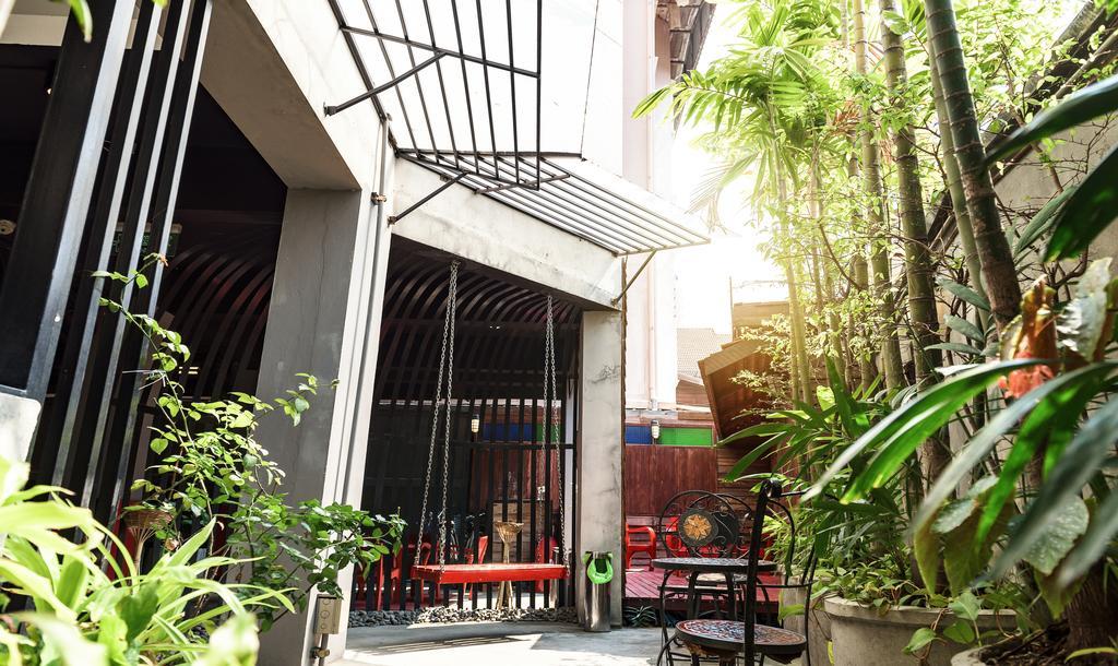 So Hostel Chiang Mai Exteriör bild